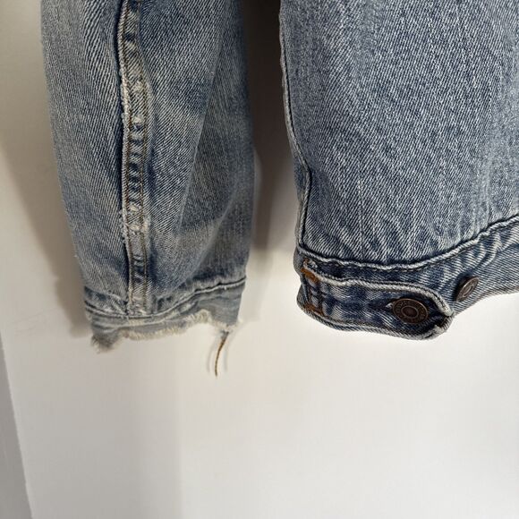 LEVIS Standard Trucker Sherpa Lined Denim Jacket 70520 Men’s SIZE M Distressed - Picture 10 of 11